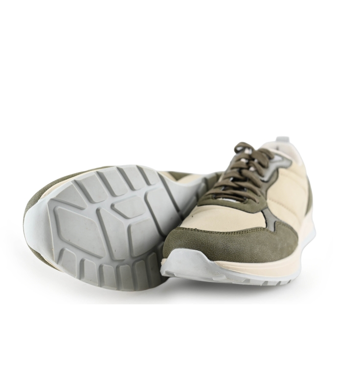 Vertice Sneaker