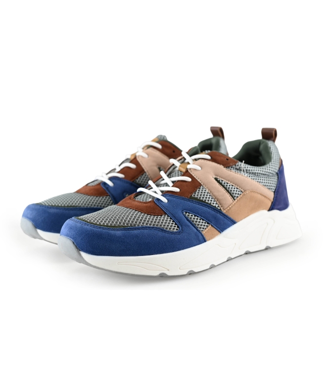 Vertice Sneaker