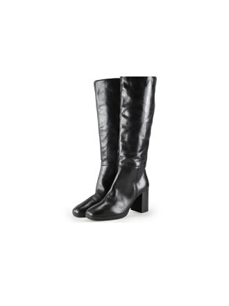 DSTRCT Stiefel