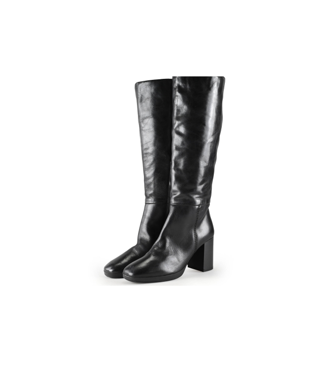 DSTRCT Stiefel
