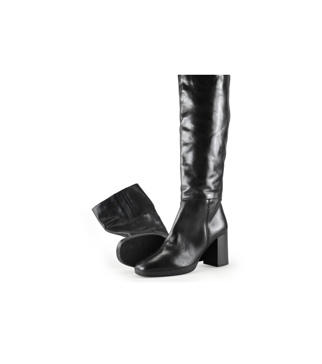 DSTRCT Stiefel