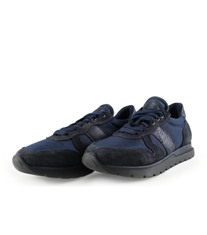 Invinci Sneaker