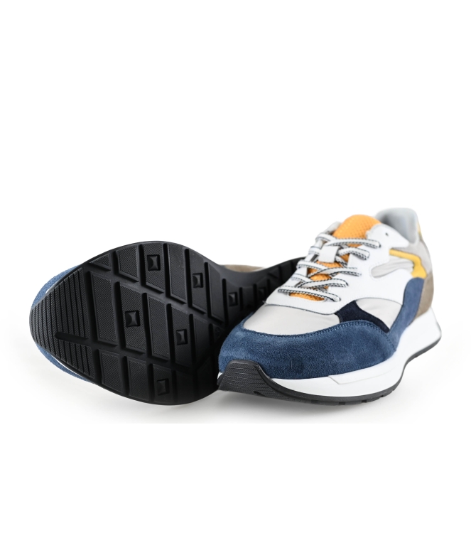 Vertice Sneaker