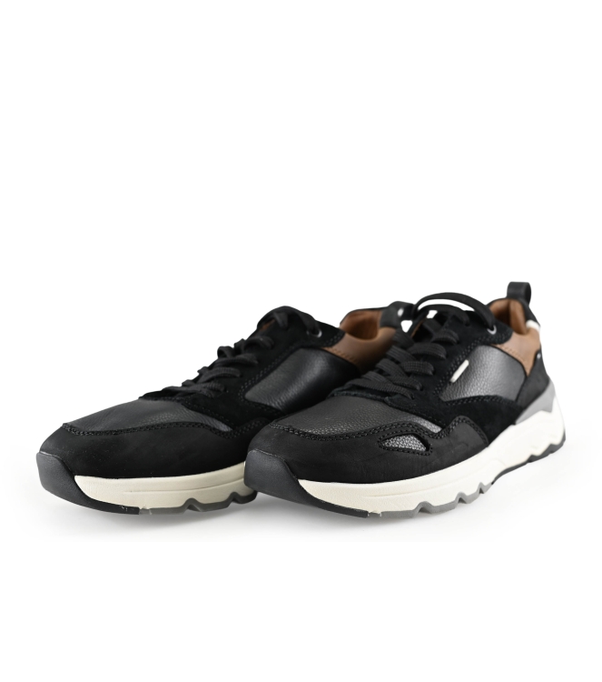 Revolution Sneaker