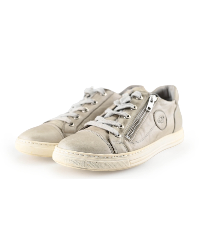 AQA Sneaker