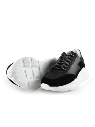 Tozen Sneaker
