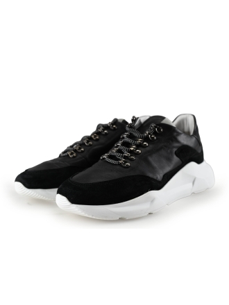 Tozen Sneaker