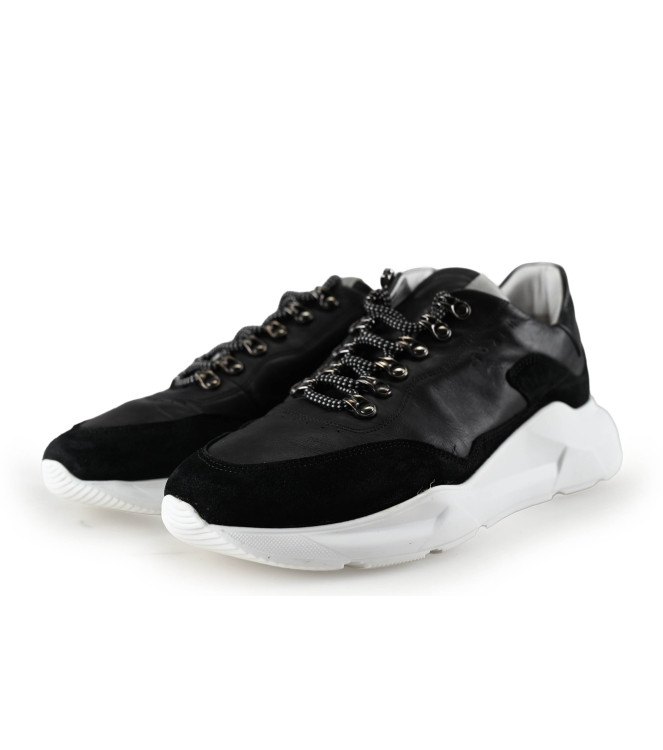 Tozen Sneaker