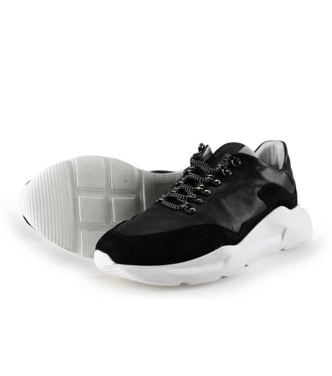Tozen Sneaker
