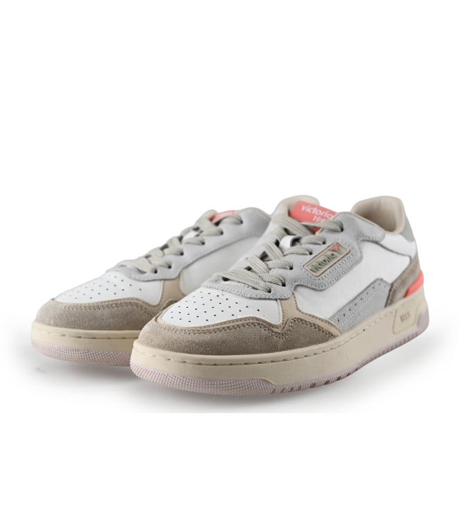 Victoria Sneaker
