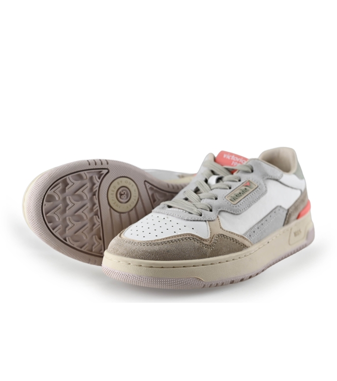 Victoria Sneaker