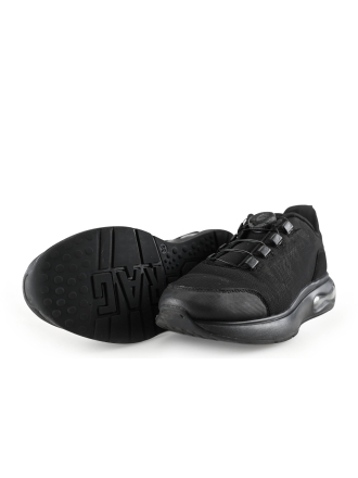 Red-Rag Sneaker
