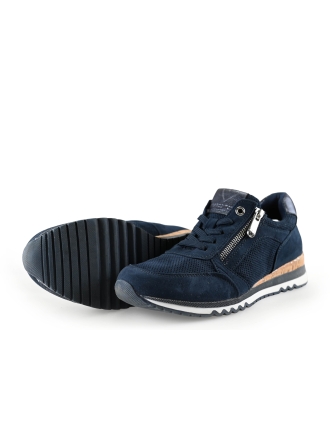 Nova Sneaker
