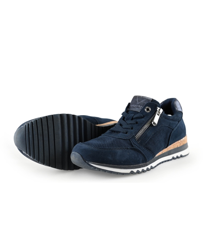 Nova Sneaker