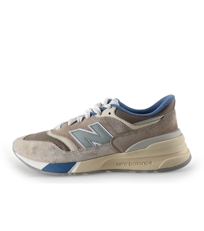 New Balance Sneaker