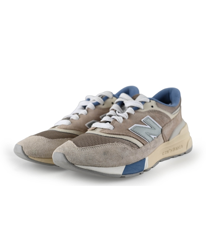 New Balance Sneaker