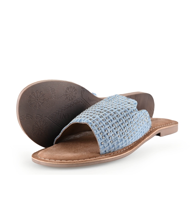 Lazamani Flip-Flops