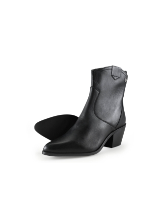 Carmela Stiefel