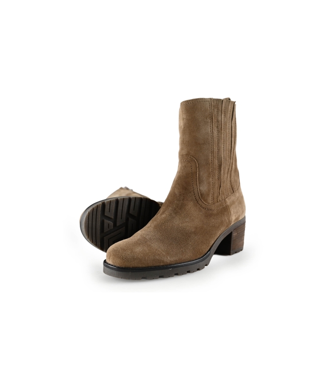 Gabor Chelsea boots