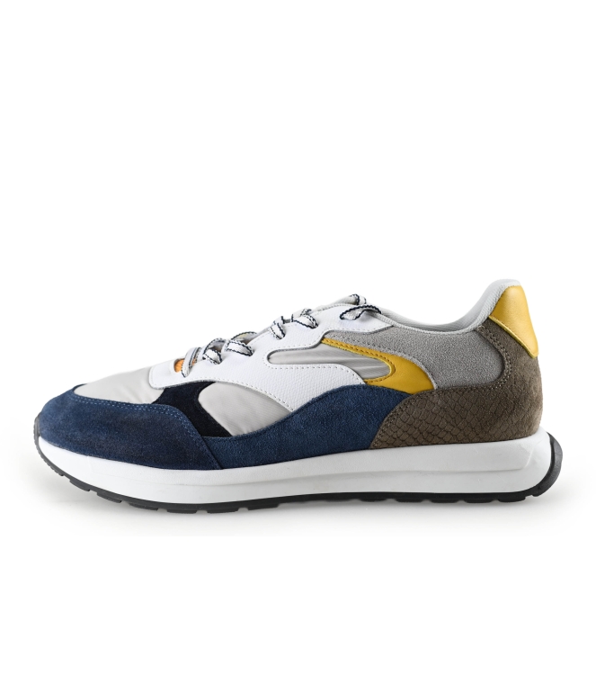 Vertice Sneaker