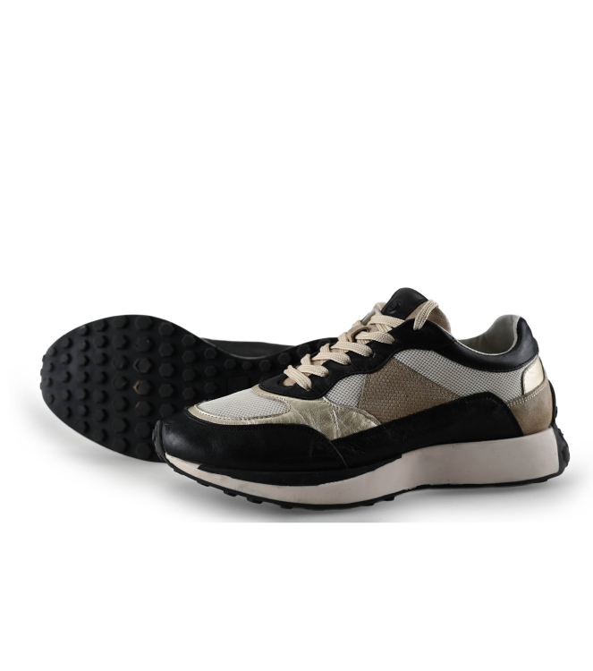 No Stress Sneaker