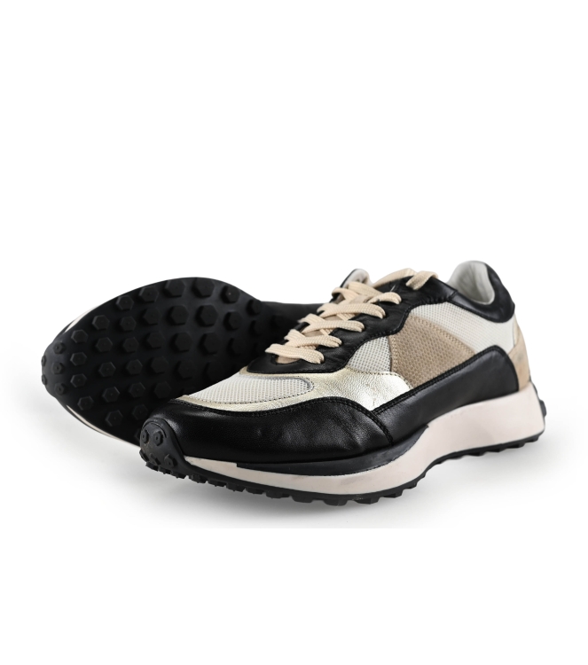 No Stress Sneaker