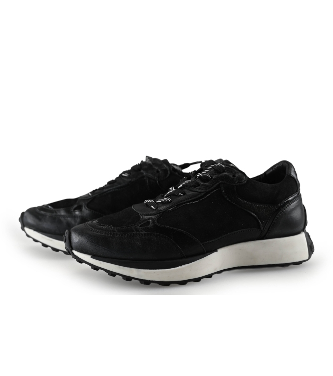 No Stress Sneaker