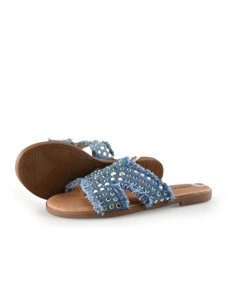 Ann Rocks Flip-Flops