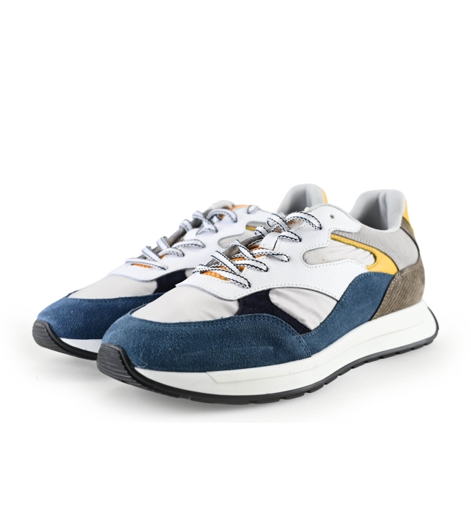Vertice Sneaker