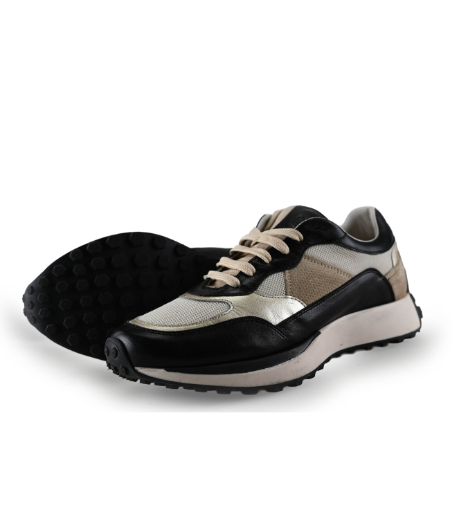 No Stress Sneaker