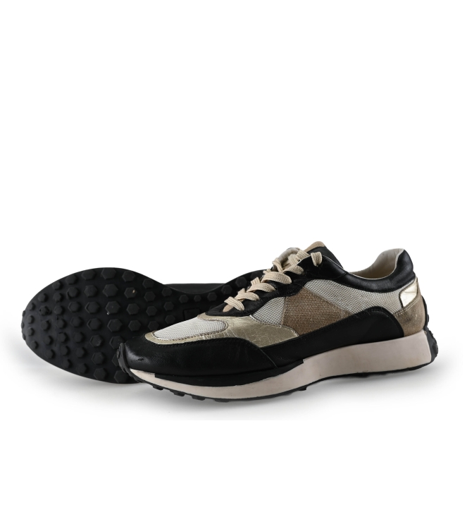 No Stress Sneaker