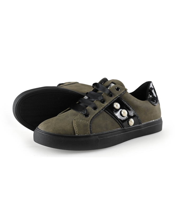 Sojos Sneaker
