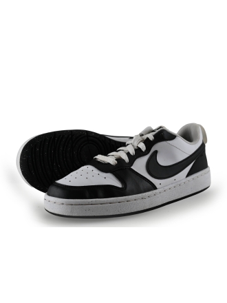 Nike Sneaker