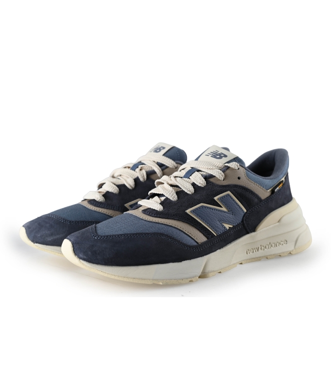New Balance Sneaker