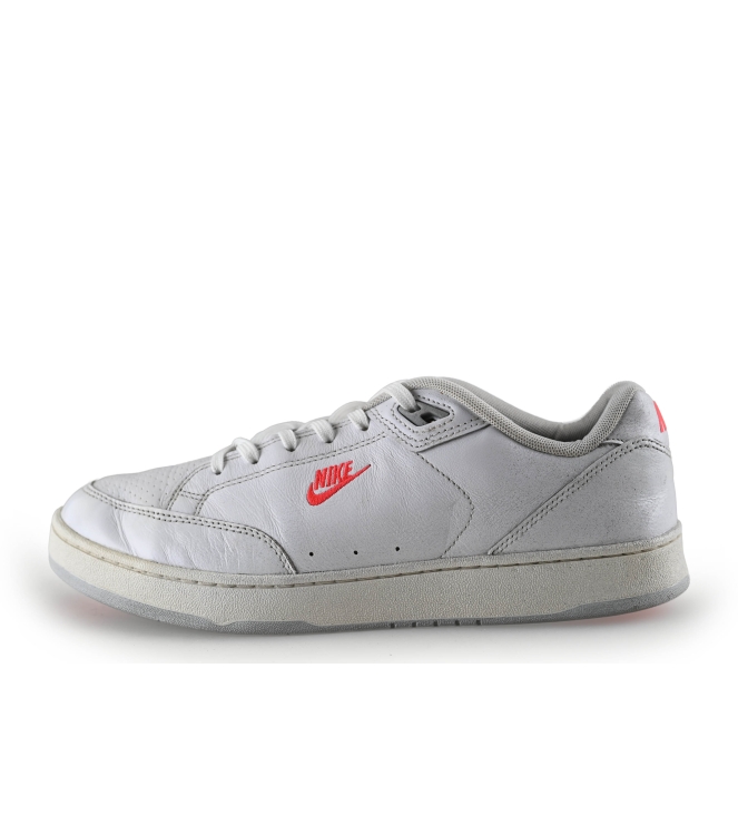 Nike Sneaker