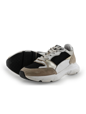 Maruti Sneaker