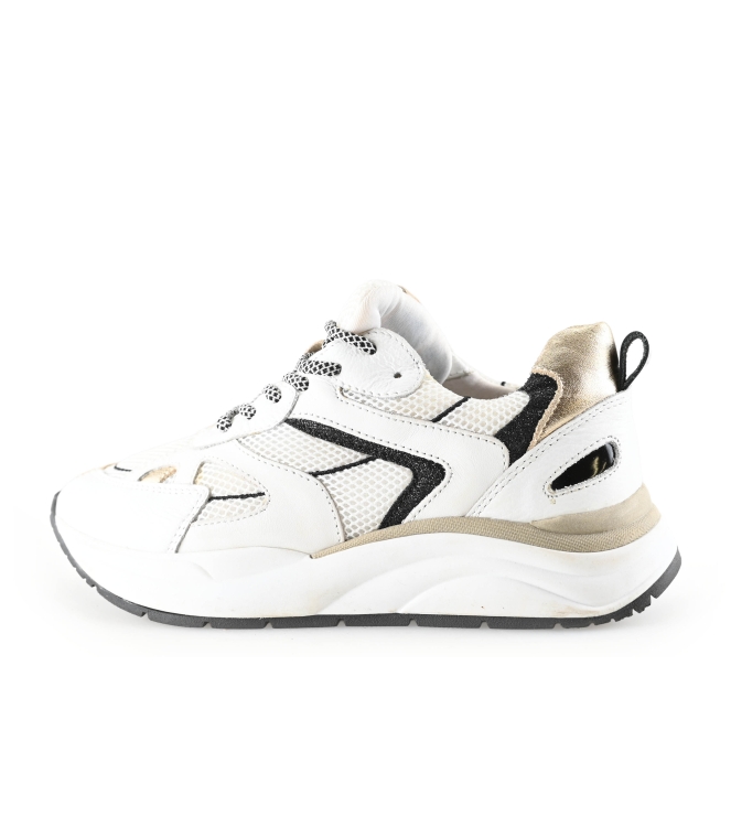 Lina Locchi Sneaker