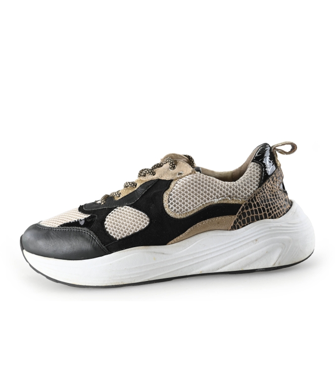 Omoda Sneaker