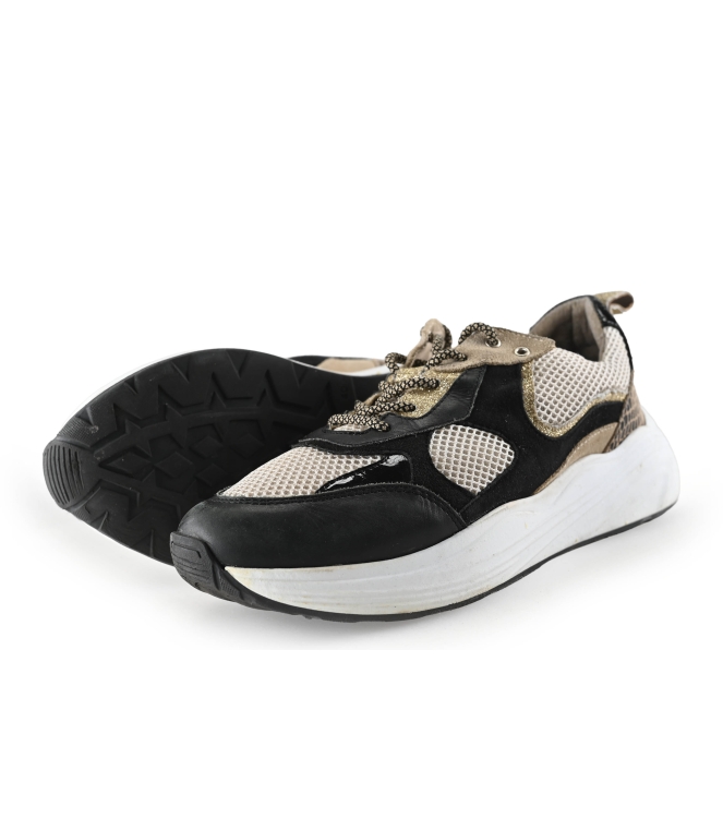 Omoda Sneaker