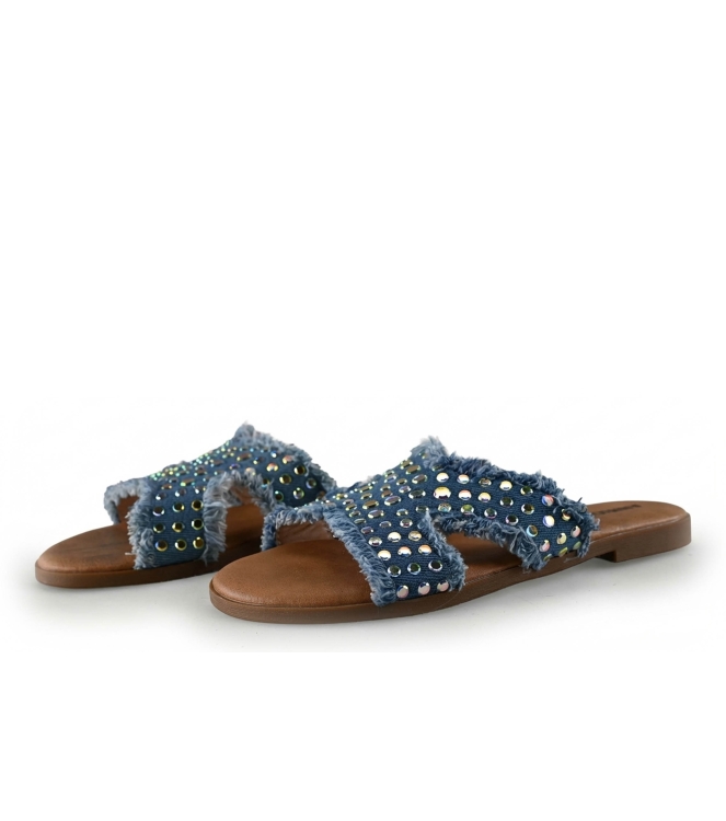 Ann Rocks Flip-Flops