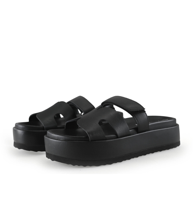 Steve Madden Flip-Flops