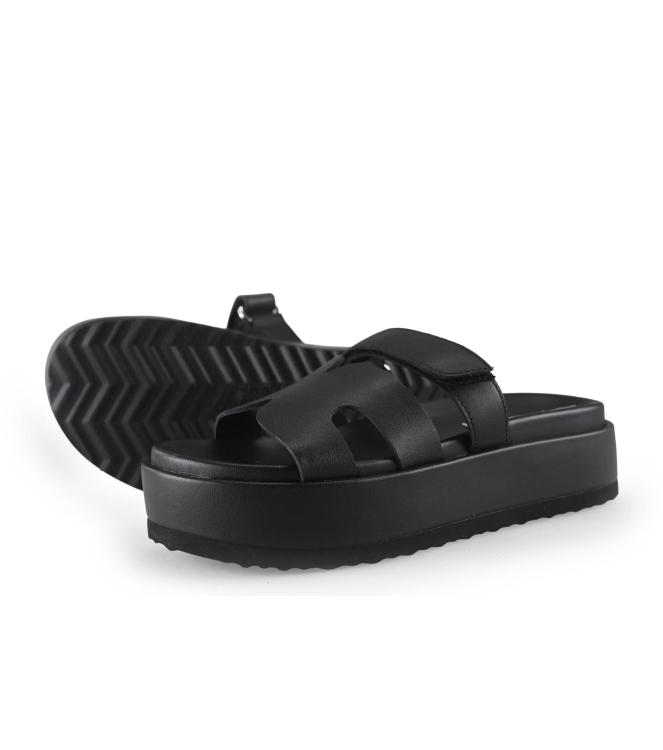 Steve Madden Flip-Flops