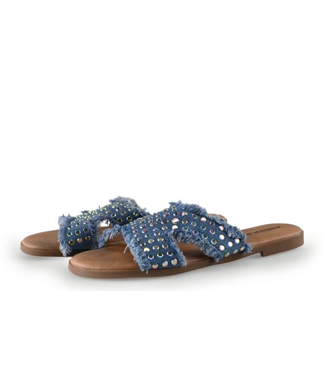 Ann Rocks Flip-Flops