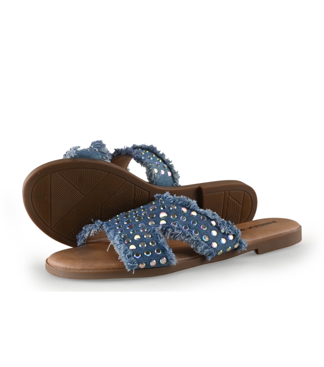 Ann Rocks Flip-Flops