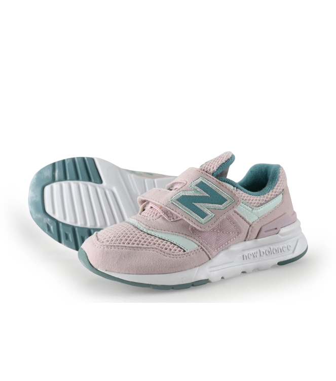 New Balance Sneaker