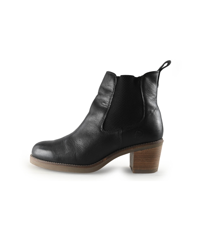 Travelin Chelsea boots