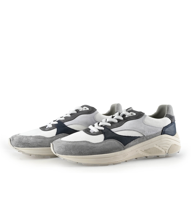 Travelin Sneaker