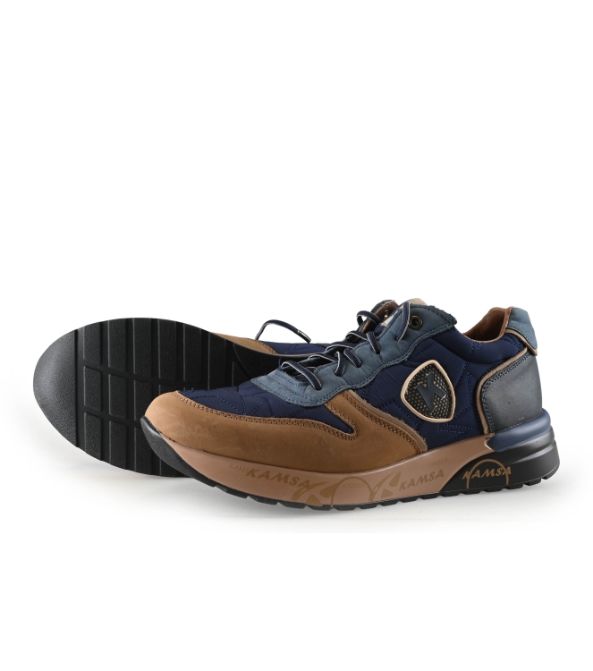 Blauer Sneaker