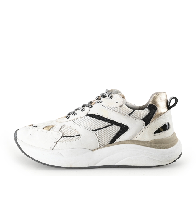 Lina Locchi Sneaker