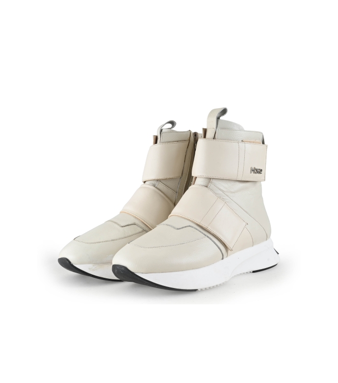 H32 Sneaker